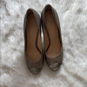 Enzo Angiolini Gold Heels Elegant Design